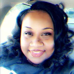 Meet your Posher, Eneshia